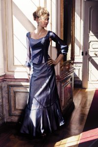 Portraitfotograf München Modeshooting für Michaela Keune Couture in einem Schloss Abendkleider